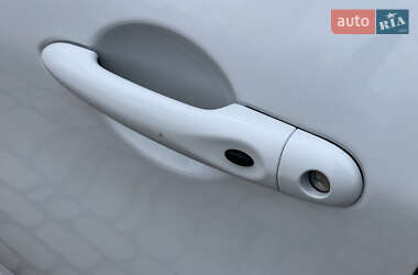 Хэтчбек Renault Zoe 2020 в 