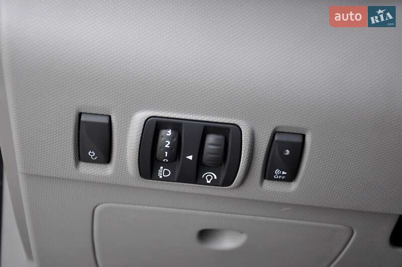 Хетчбек Renault Zoe 2015 в Львові фото 30 Хетчбек Renault Zoe 2015 в Львові