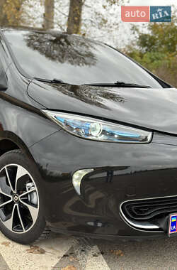 Хэтчбек Renault Zoe 2018 в 