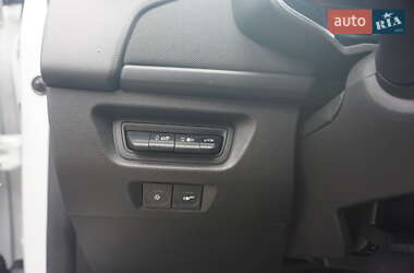 Хэтчбек Renault Zoe 2020 в 