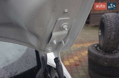 Хэтчбек Renault Zoe 2020 в 