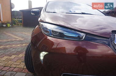 Хэтчбек Renault Zoe 2015 в 