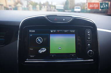 Хэтчбек Renault Zoe 2015 в 