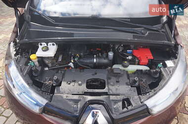 Хэтчбек Renault Zoe 2015 в 