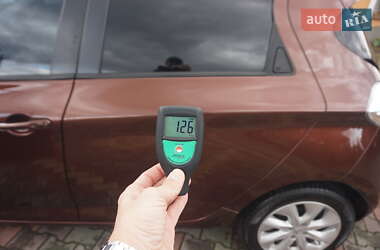 Хэтчбек Renault Zoe 2015 в 