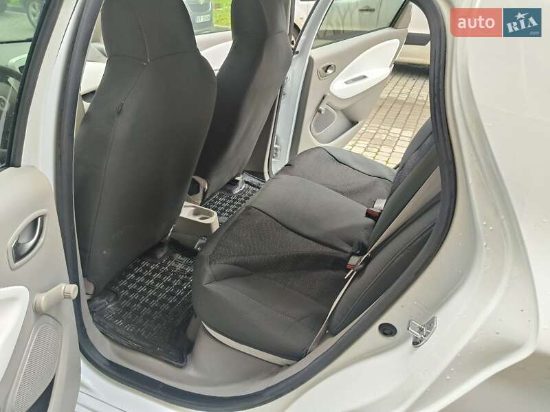 Хетчбек Renault Zoe 2017 в Надвірній фото 16 Хетчбек Renault Zoe 2017 в Надвірній