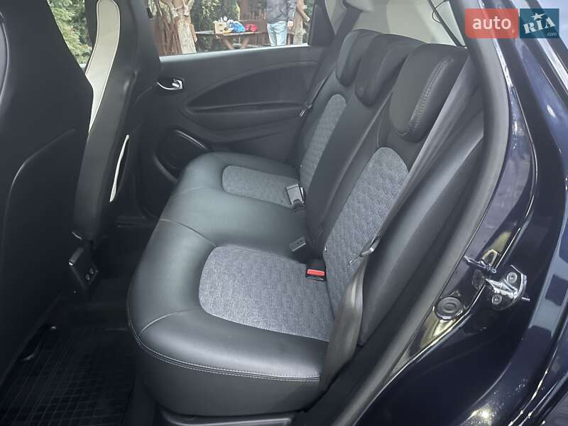 Хэтчбек Renault Zoe 2022 в Дубно