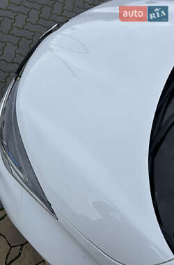 Хэтчбек Renault Zoe 2021 в 
