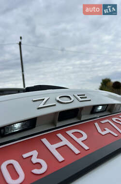 Хэтчбек Renault Zoe 2021 в 