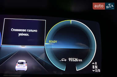 Хэтчбек Renault Zoe 2021 в 