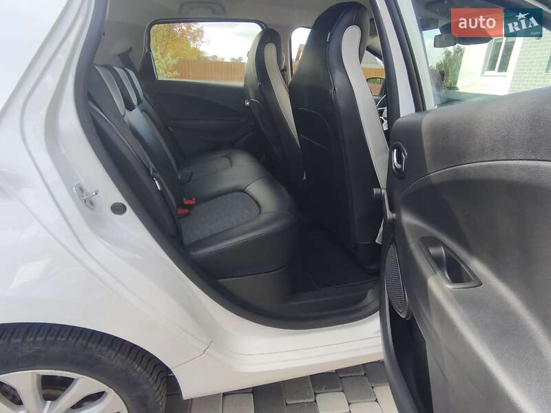 Хэтчбек Renault Zoe 2020 в Полтаве фото 16 Хэтчбек Renault Zoe 2020 в Полтаве
