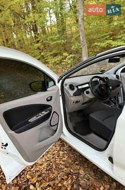 Хетчбек Renault Zoe 2013 в  фото 15 Хетчбек Renault Zoe 2013 в