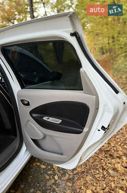 Хетчбек Renault Zoe 2013 в  фото 22 Хетчбек Renault Zoe 2013 в