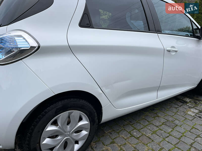 Хетчбек Renault Zoe 2013 в Звягелі фото 13 Хетчбек Renault Zoe 2013 в Звягелі