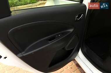 Хэтчбек Renault Zoe 2017 в 