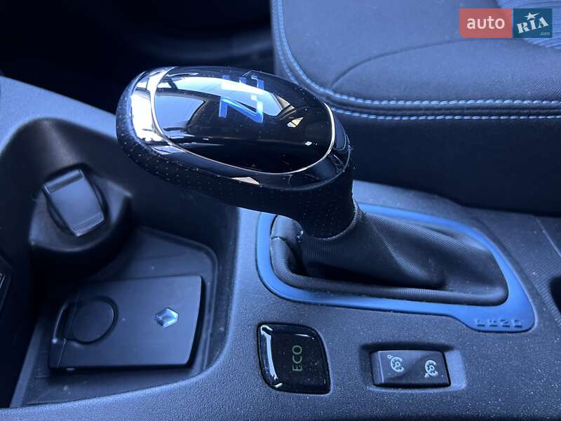 Хетчбек Renault Zoe 2017 в Чернівцях
