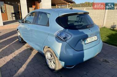 Хетчбек Renault Zoe 2015 в  фото 8 Хетчбек Renault Zoe 2015 в