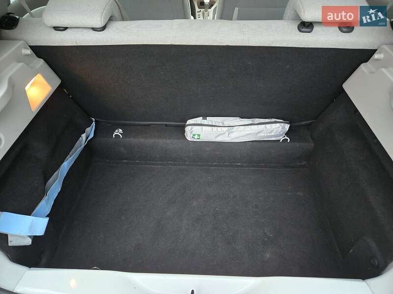 Хэтчбек Renault Zoe 2017 в Киеве фото 5 Хэтчбек Renault Zoe 2017 в Киеве