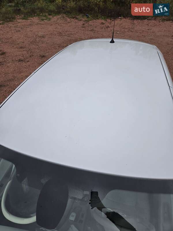 Хэтчбек Renault Zoe 2017 в Киеве фото 13 Хэтчбек Renault Zoe 2017 в Киеве