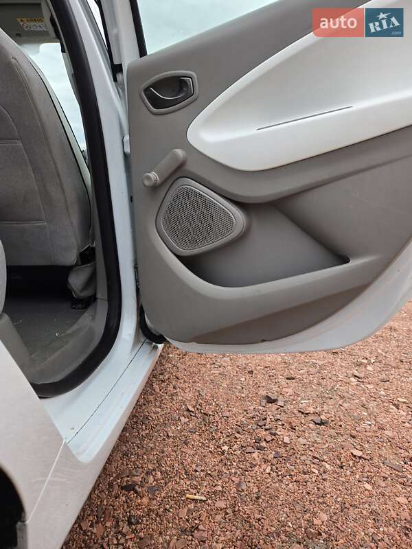 Хэтчбек Renault Zoe 2017 в Киеве фото 20 Хэтчбек Renault Zoe 2017 в Киеве
