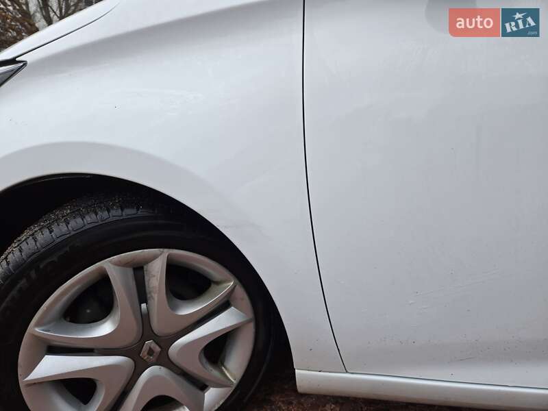 Хэтчбек Renault Zoe 2017 в Киеве фото 26 Хэтчбек Renault Zoe 2017 в Киеве