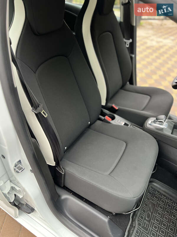 Хетчбек Renault Zoe 2020 в Києві фото 31 Хетчбек Renault Zoe 2020 в Києві