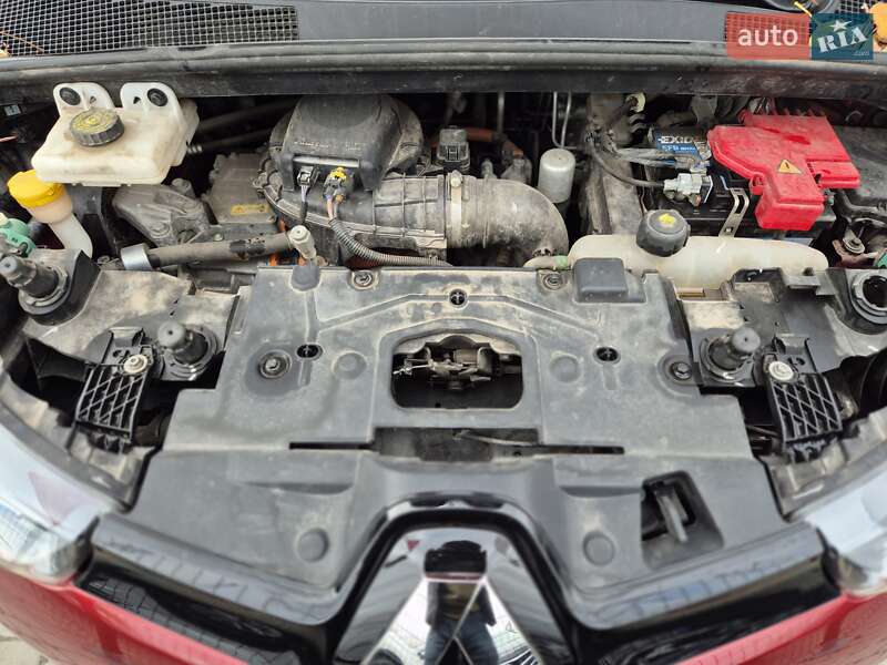 Хетчбек Renault Zoe 2018 в Бердичеві фото 53 Хетчбек Renault Zoe 2018 в Бердичеві