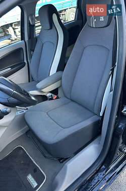 Хетчбек Renault Zoe 2015 в  фото 17 Хетчбек Renault Zoe 2015 в