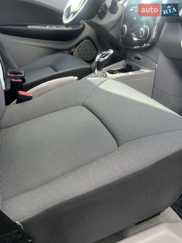 Хетчбек Renault Zoe 2015 в Золочеві