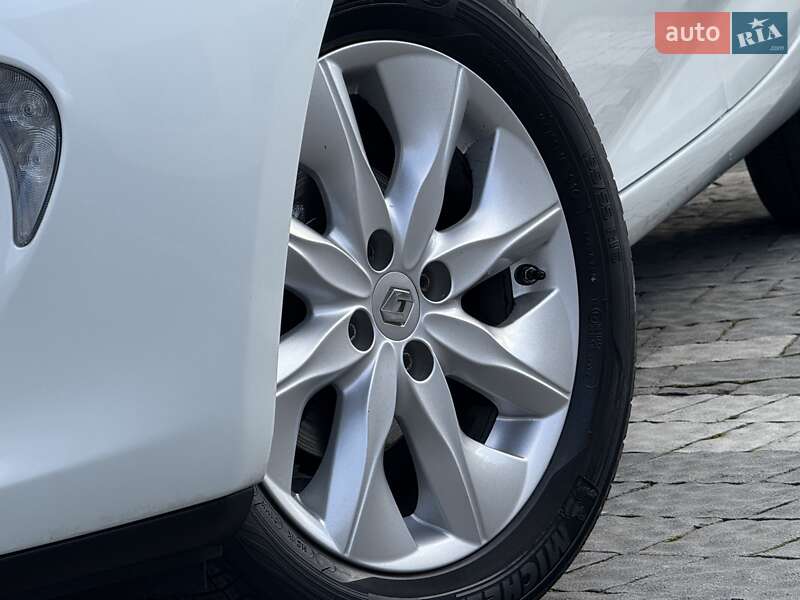 Хетчбек Renault Zoe 2013 в Дрогобичі