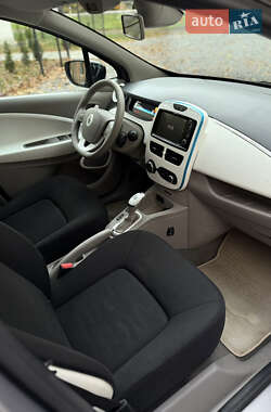 Хэтчбек Renault Zoe 2016 в 