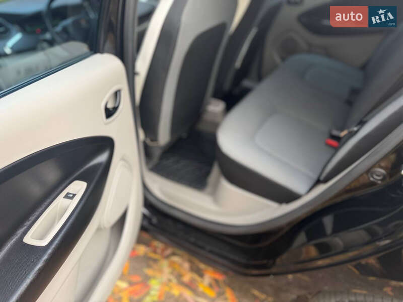 Хетчбек Renault Zoe 2015 в Рівному фото 20 Хетчбек Renault Zoe 2015 в Рівному