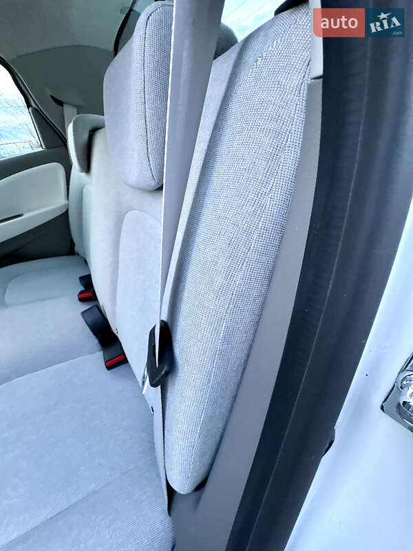 Хэтчбек Renault Zoe 2017 в Самборе фото 48 Хэтчбек Renault Zoe 2017 в Самборе