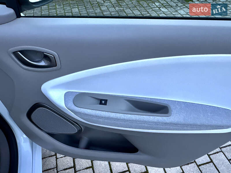 Хэтчбек Renault Zoe 2017 в Самборе фото 66 Хэтчбек Renault Zoe 2017 в Самборе