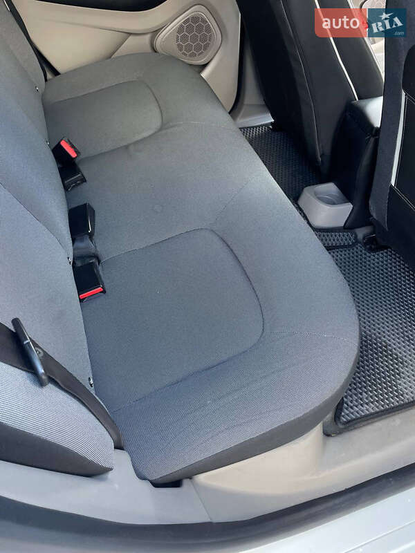 Хетчбек Renault Zoe 2013 в Івано-Франківську