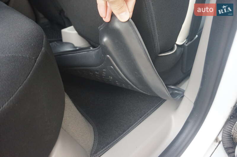 Хэтчбек Renault Zoe 2016 в Самборе фото 43 Хэтчбек Renault Zoe 2016 в Самборе