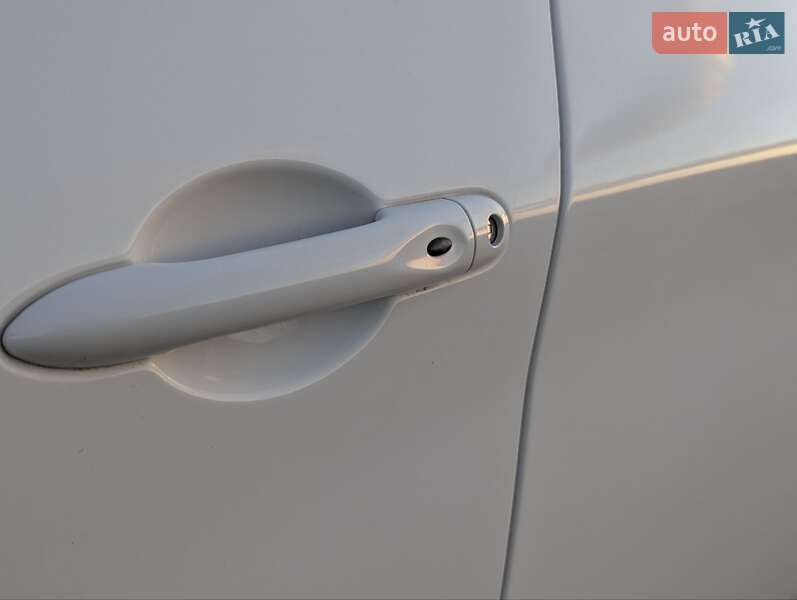 Хэтчбек Renault Zoe 2016 в Дрогобыче