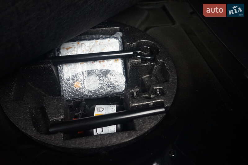 Хэтчбек Renault Zoe 2018 в Самборе фото 51 Хэтчбек Renault Zoe 2018 в Самборе