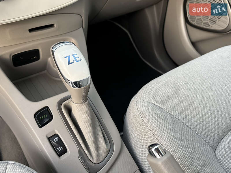 Хэтчбек Renault Zoe 2018 в Дубно