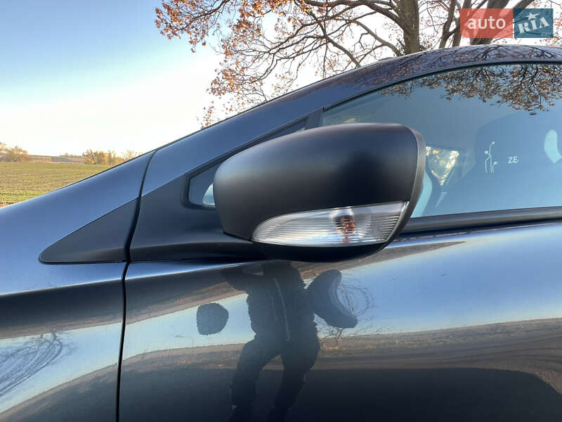 Хетчбек Renault Zoe 2017 в Демидівці