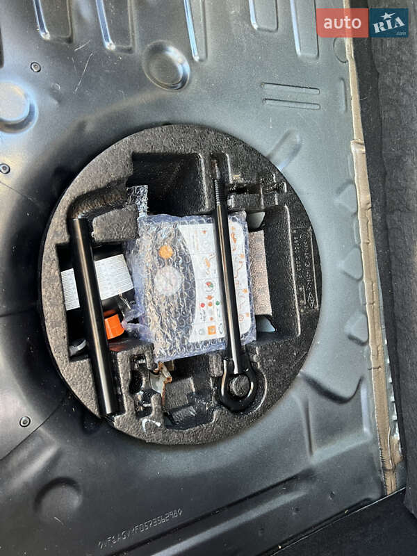 Хетчбек Renault Zoe 2017 в Демидівці