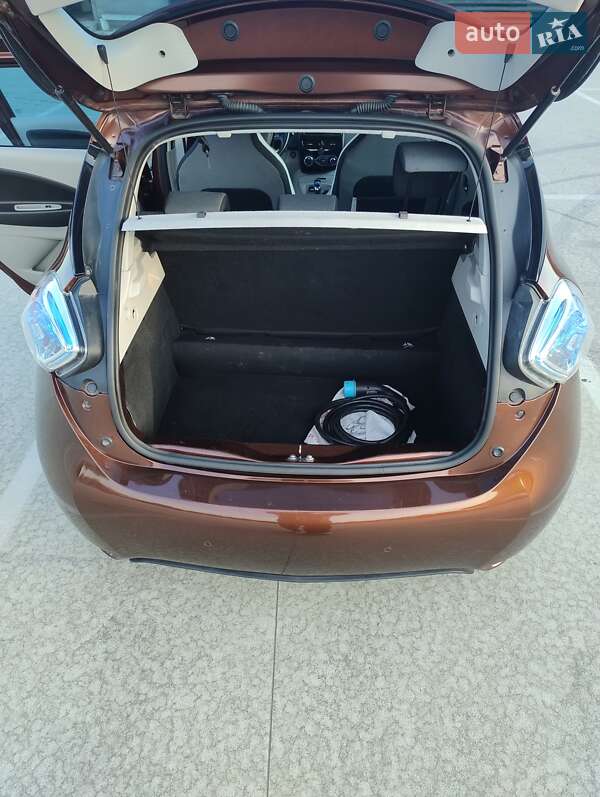 Хэтчбек Renault Zoe 2014 в Киеве