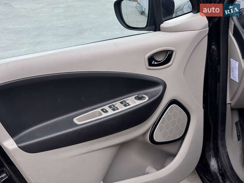 Хэтчбек Renault Zoe 2013 в Киеве фото 18 Хэтчбек Renault Zoe 2013 в Киеве