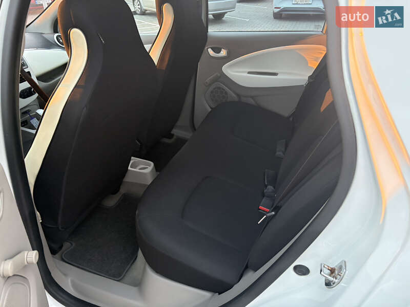 Хэтчбек Renault Zoe 2015 в Дубно
