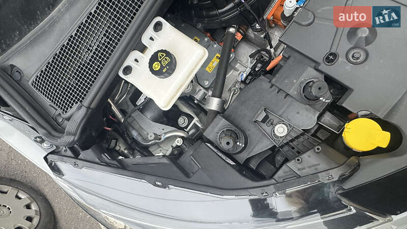 Хэтчбек Renault Zoe 2020 в Полтаве фото 32 Хэтчбек Renault Zoe 2020 в Полтаве