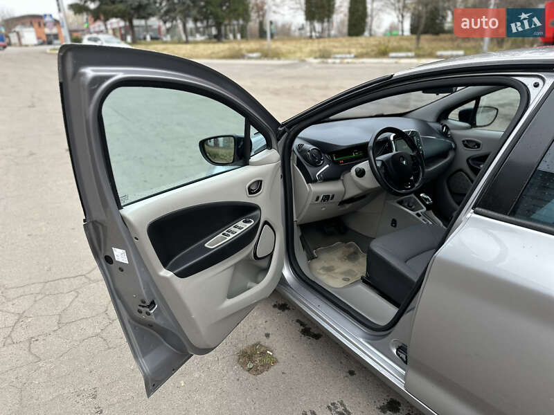 Хэтчбек Renault Zoe 2015 в Дубно