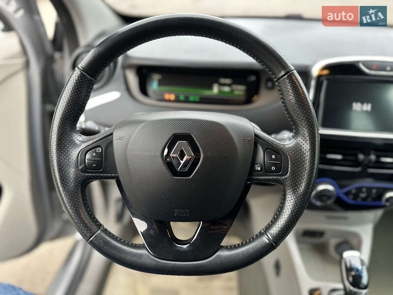 Хэтчбек Renault Zoe 2015 в Дубно