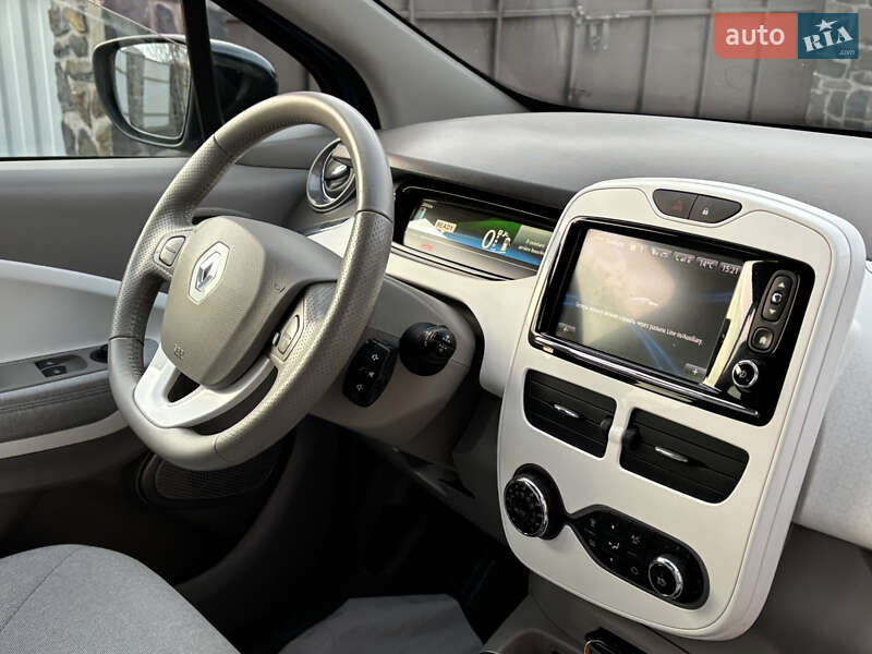Хэтчбек Renault Zoe 2017 в Дубно