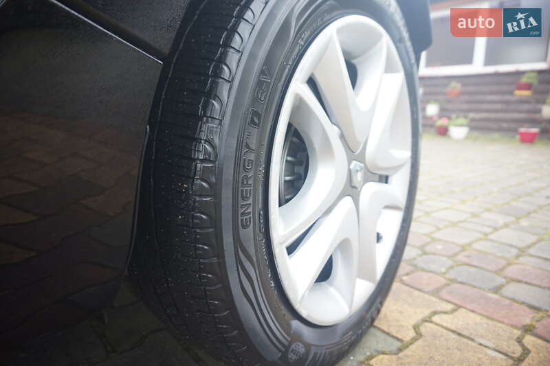 Хэтчбек Renault Zoe 2016 в Самборе