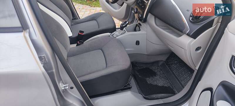 Хэтчбек Renault Zoe 2015 в Городке